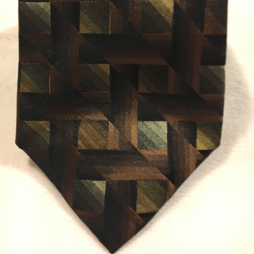 ARROW SILK NECKTIE, BROWN GEOMETRIC, AR82